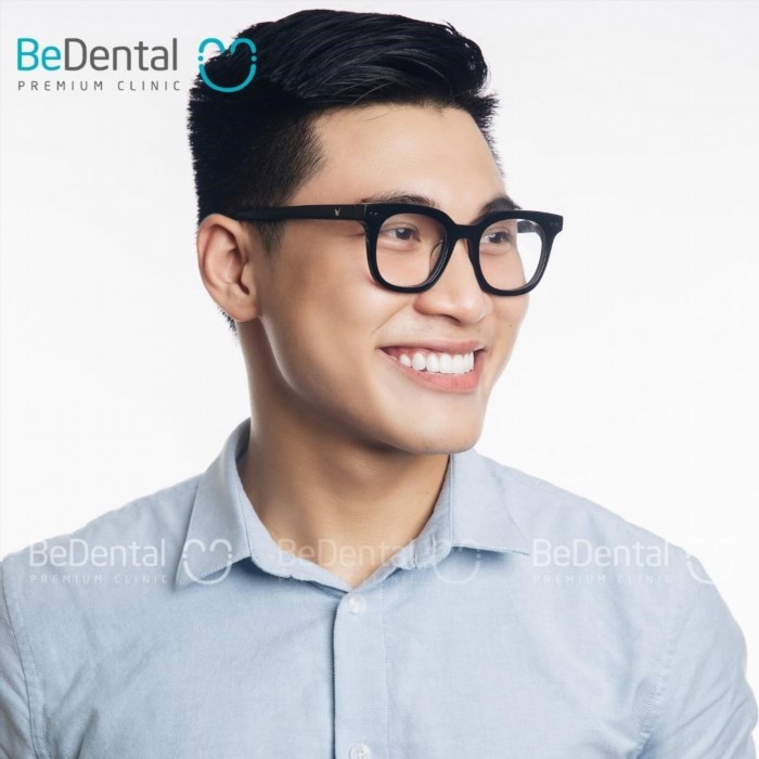 Răng sứ là một phương pháp thẩm mỹ nha khoa giúp thay đổi vận mệnh của bạn, mang lại nụ cười tươi sáng và tự tin hơn trong cuộc sống hàng ngày.
