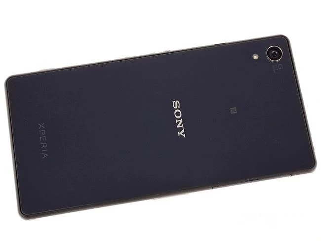Sony Xperia Z2 (sau) là một trong những mẫu điện thoại di động của hãng Sony, được ra mắt vào năm 2014. Với thiết kế sang trọng và chất lượng xây dựng tốt, nó đã thu hút sự chú ý của nhiều người dùng. Ngoài ra, Xperia Z2 còn được trang bị nhiều tính năng và công nghệ tiên tiến như màn hình Full HD, camera chất lượng cao, khả năng chống nước và bụi bẩn, đáp ứng nhu cầu sử dụng của người dùng hiện đại.
