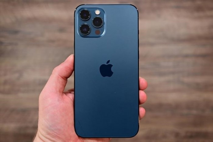 iPhone 15 Pro sẽ có thêm màu xanh lam, tạo thêm sự lựa chọn cho người dùng và mang đến một cái nhìn mới mẻ và sang trọng cho thiết bị này.