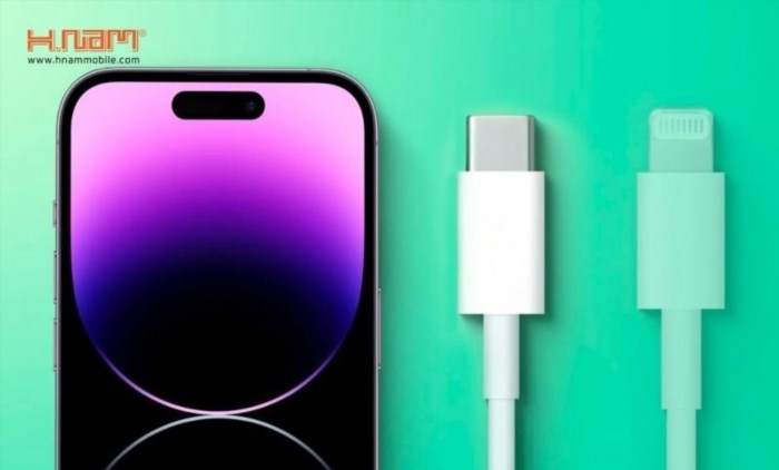 Dự kiến, iPhone 15 Pro sẽ thay thế sạc lightning bằng cổng USB Type-C để cung cấp khả năng kết nối và sạc nhanh hơn, đồng thời tạo điều kiện thuận lợi cho người dùng sử dụng các phụ kiện và thiết bị khác tương thích với cổng USB Type-C.