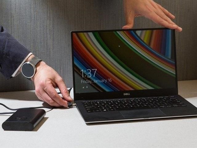 Khi sạc pin cho laptop Dell, cần lưu ý một số điểm quan trọng để đảm bảo việc sạc đúng cách và an toàn, như sử dụng nguồn điện phù hợp, không sạc quá lâu hoặc quá nhanh, và đảm bảo kết nối đúng cách giữa adapter và laptop.