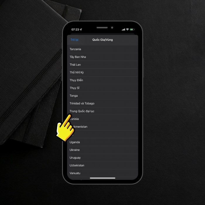 Để tải TikTok Trung Quốc trên iOS, bạn cần truy cập vào App Store trên thiết bị của mình, tìm kiếm ứng dụng TikTok và nhấn vào nút 