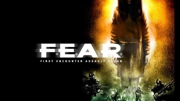 Trò chơi FEAR là sự kết hợp của game bắn súng và yếu tố kinh dị.