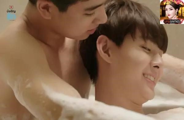 Love by Chance là một bộ phim truyền hình Thái Lan, thuộc thể loại tình cảm học đường. Bộ phim kể về câu chuyện tình yêu đầy may mắn và ngẫu nhiên của những sinh viên trường Đại học.