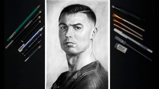 Ronaldo vẽ bằng bút chì là một tác phẩm nghệ thuật tuyệt vời, thể hiện sự tài năng và khả năng sáng tạo của người vẽ, với những chi tiết chân thật và màu sắc tươi sáng.