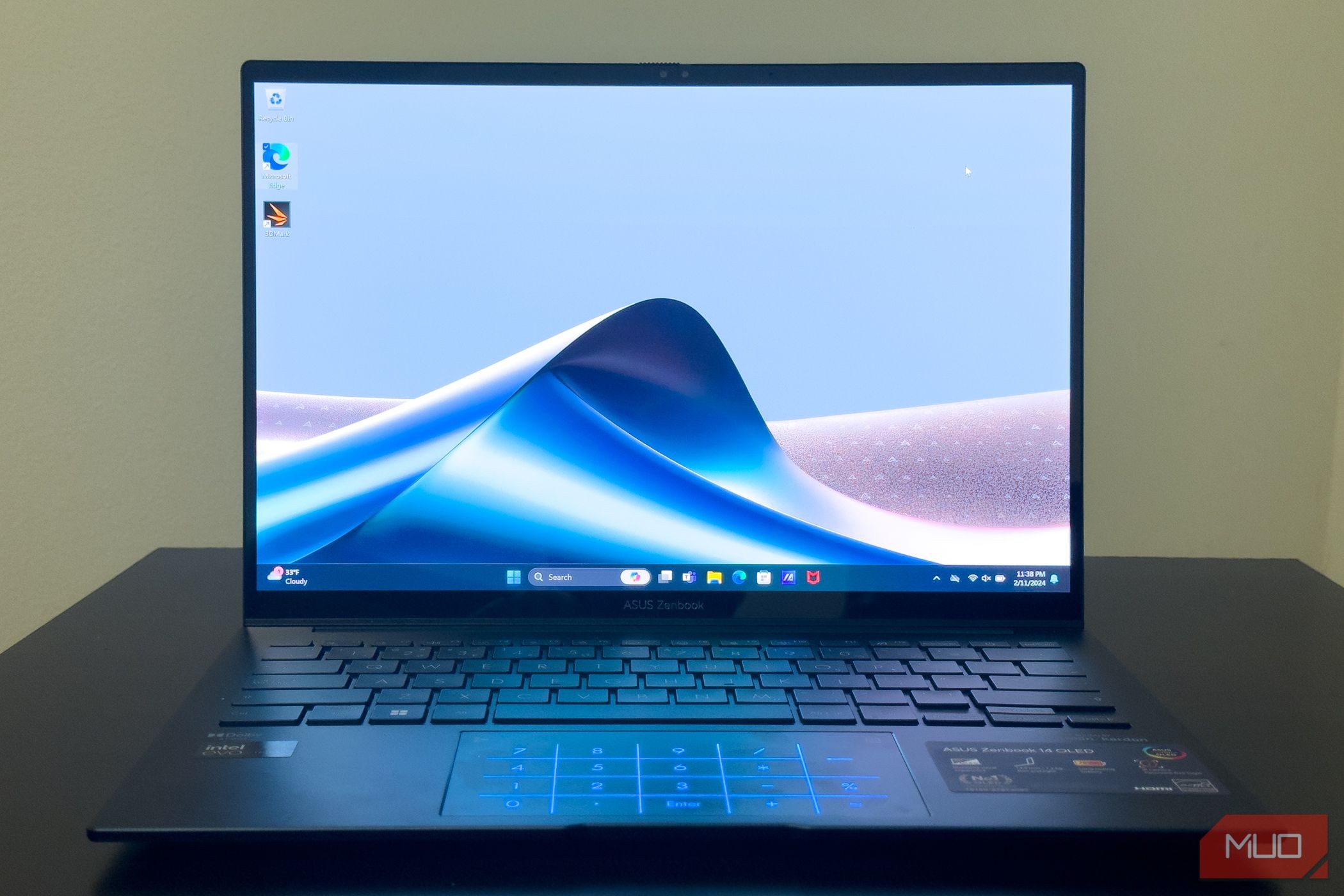 ASUS Zenbook 14 OLED Display