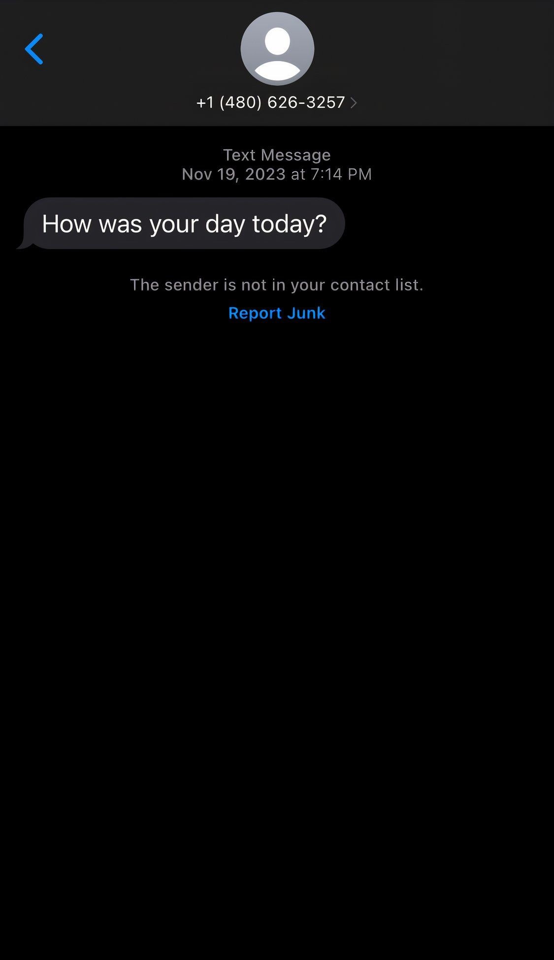 Báo cáo tin nhắn đáng ngờ trên ứng dụng Messages