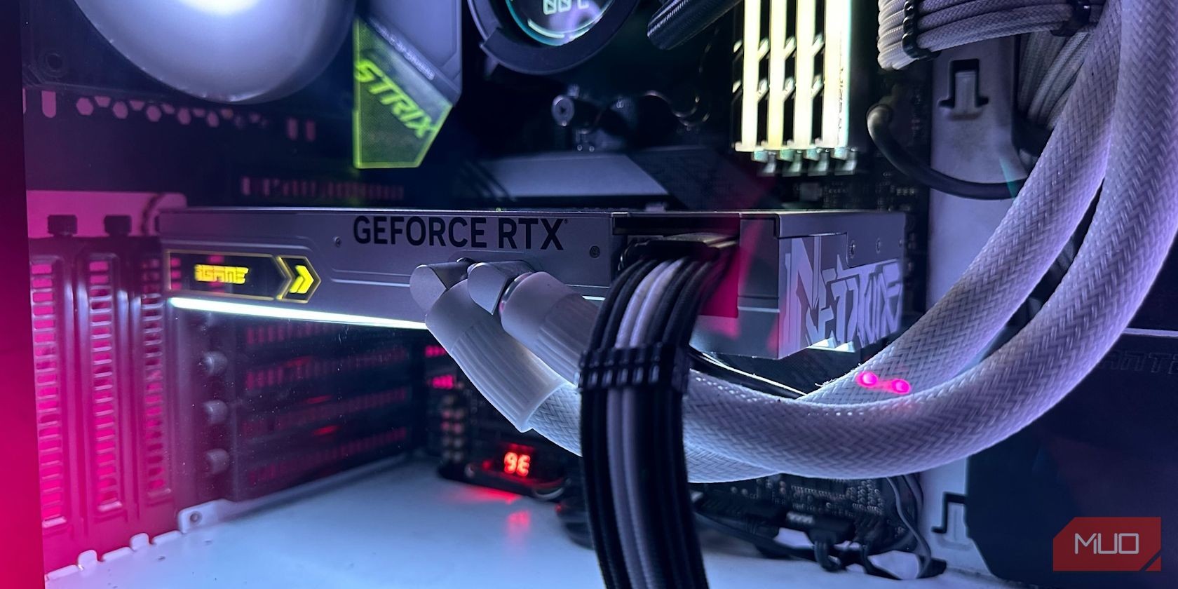 Cạc đồ họa GeForce RTX 4090 được làm mát bằng chất lỏng