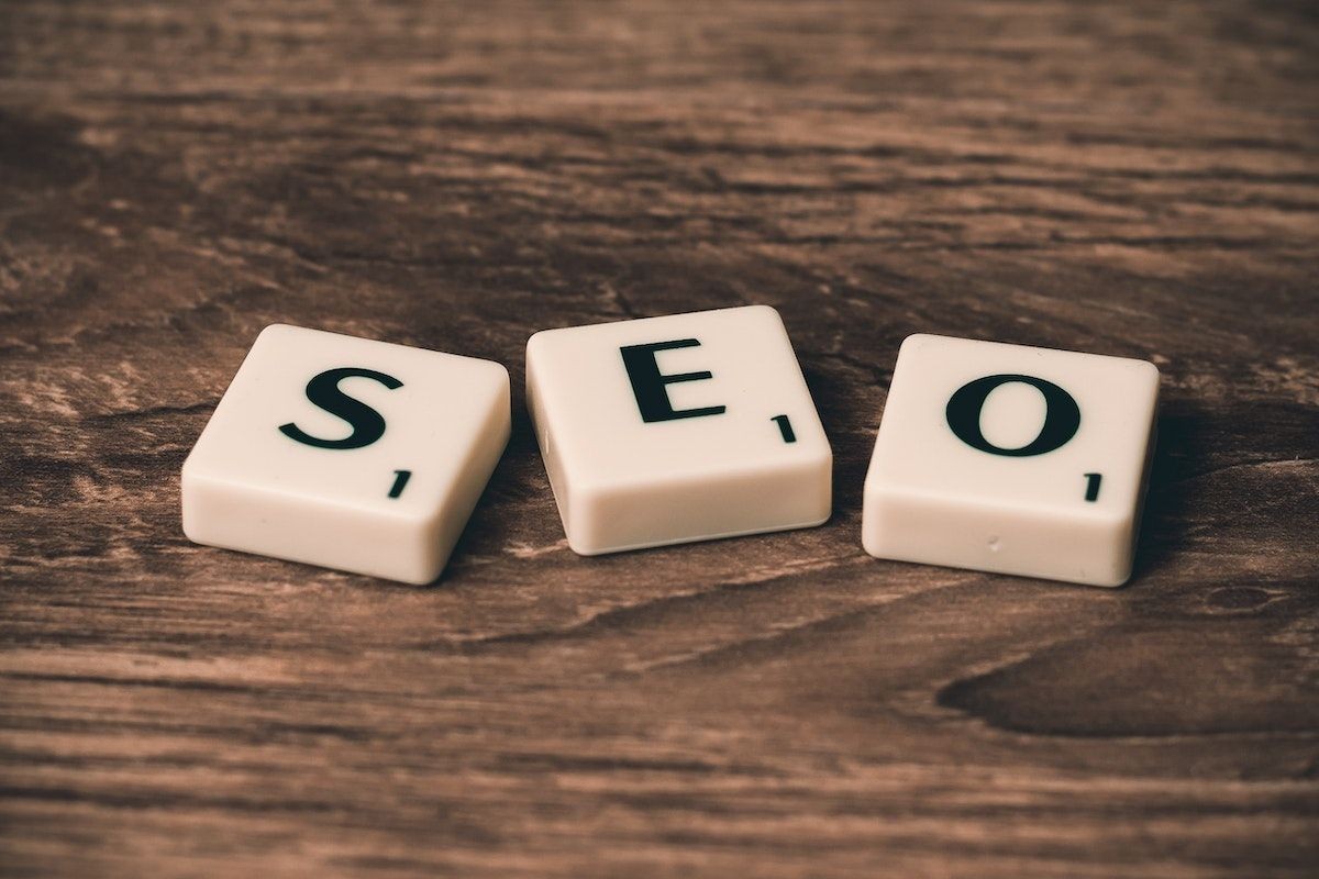 Các viên gạch có chữ SEO