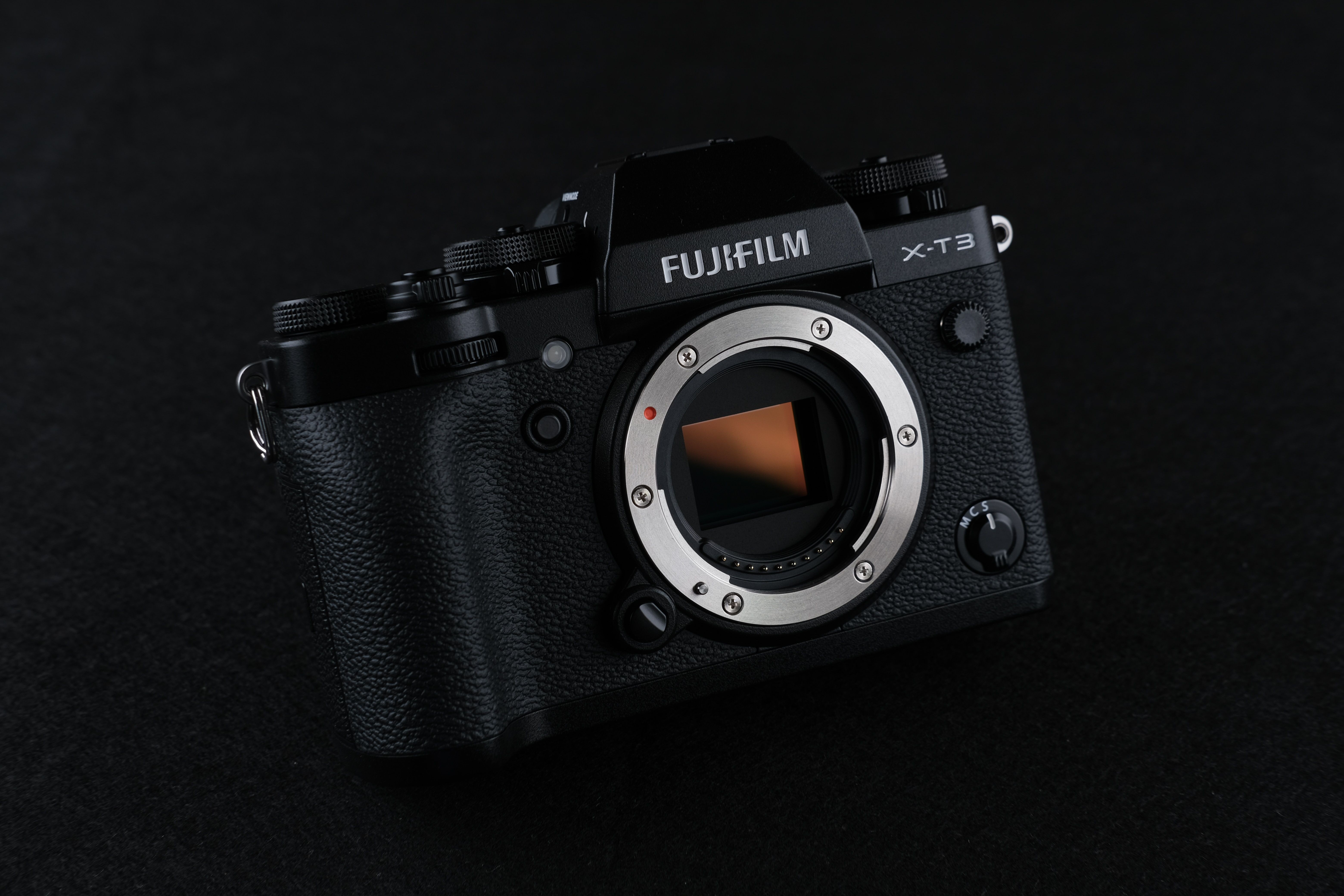 Cảm biến APS-C trên máy ảnh Fuji film x-t3