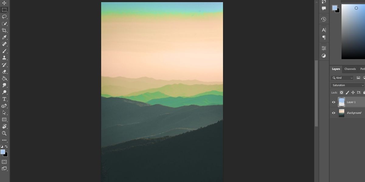 Chế độ pha trộn Độ Bão Hòa được áp dụng cho hình ảnh trong Photoshop