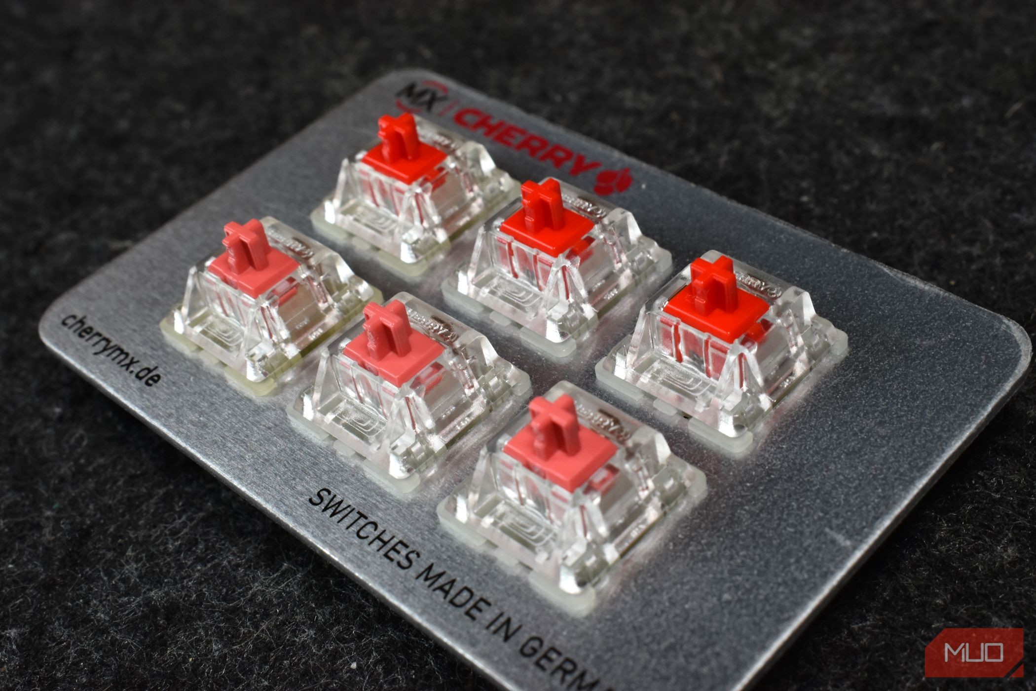 Cherry MX Red và Cherry MX Silent Red trong công cụ kiểm tra switch