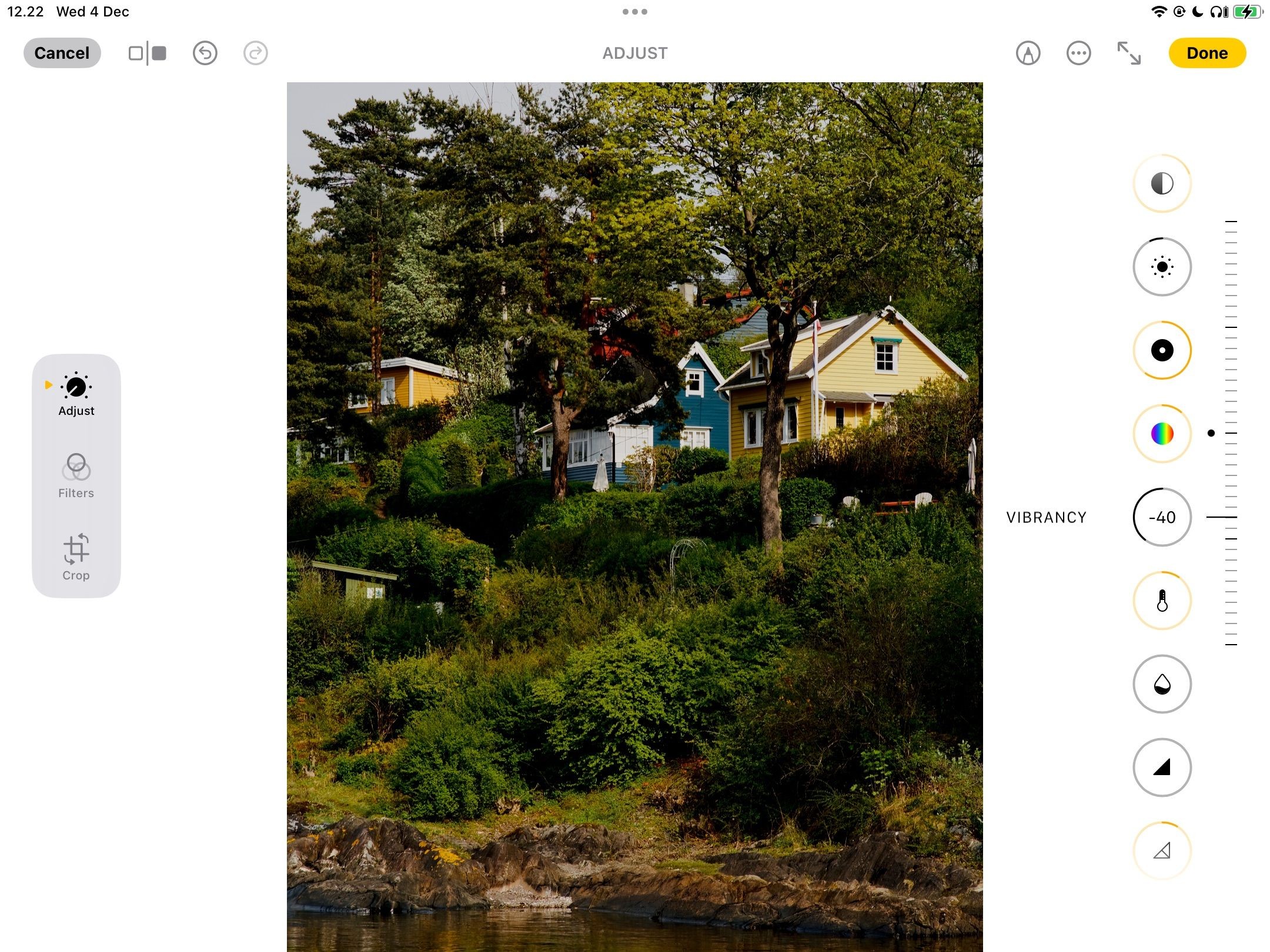 Chỉnh sửa độ sống động của bức ảnh trong Apple Photos