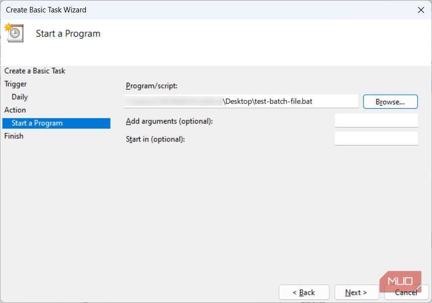 Chọn chương trình hoặc script để tự động hóa trong Task Scheduler