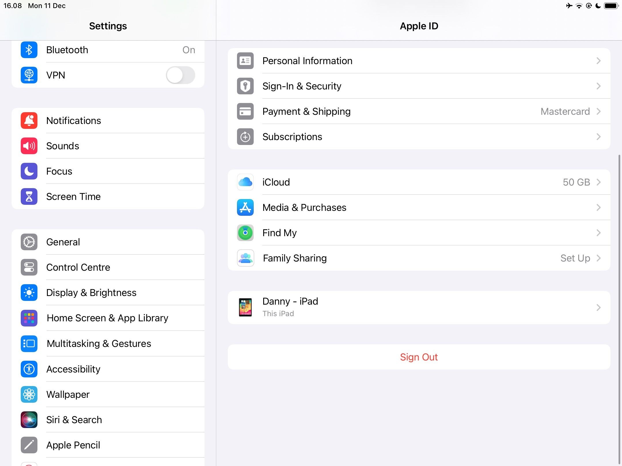 Chọn iCloud trong Cài đặt Apple ID