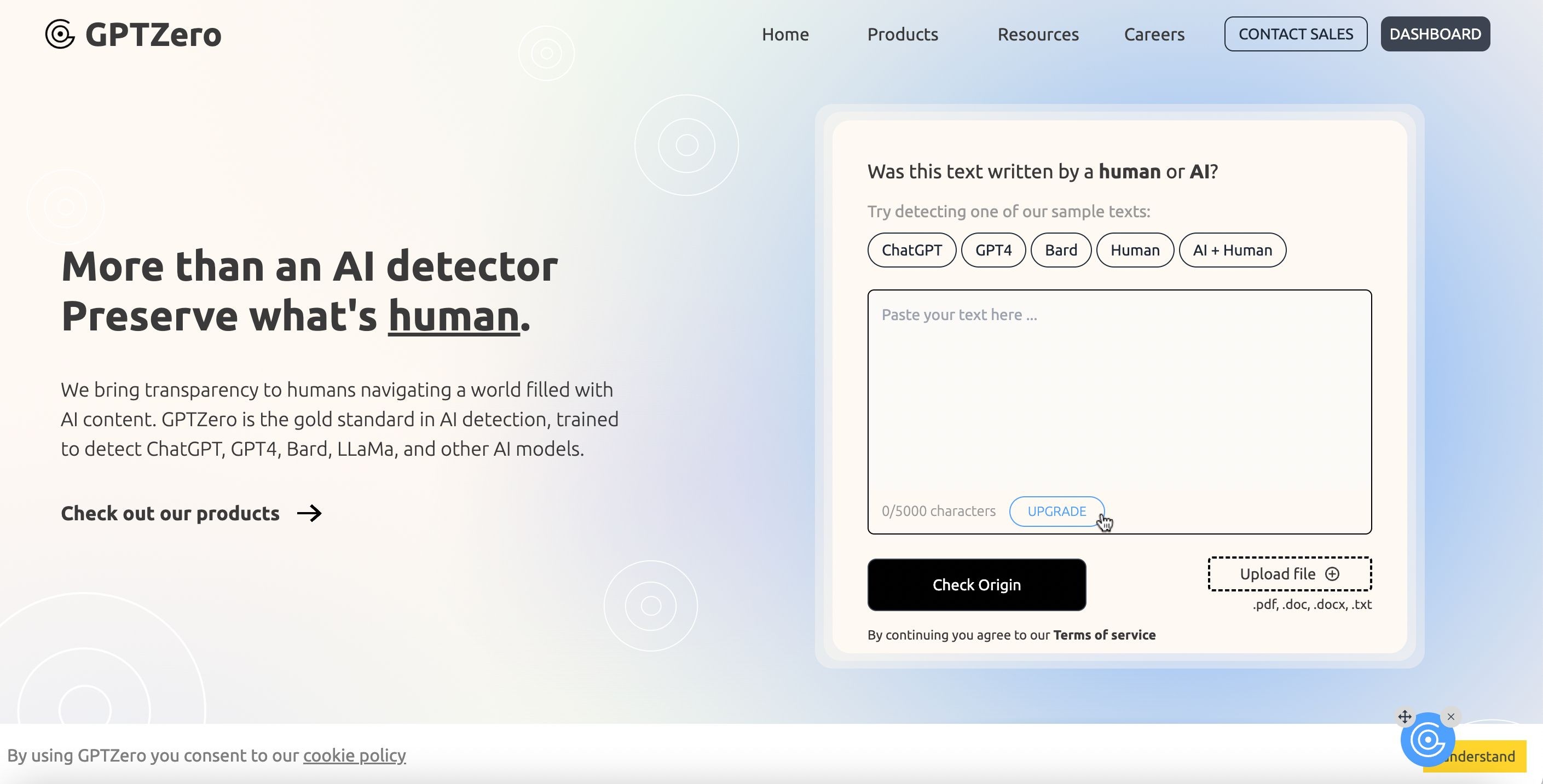 Chọn nút UPGRADE ở cuối hộp văn bản trên trang web của GPTZero