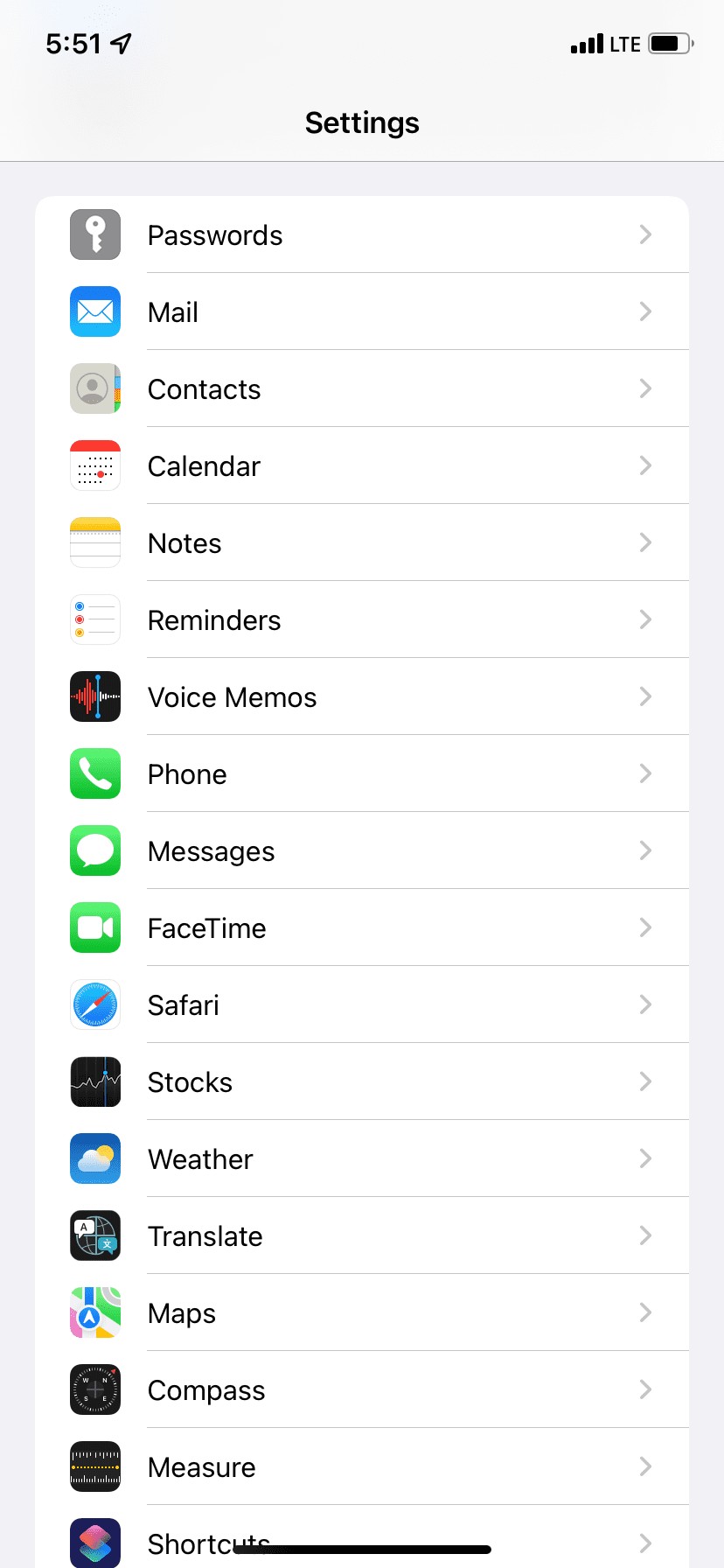 Chọn Tin nhắn trong Cài đặt iPhone