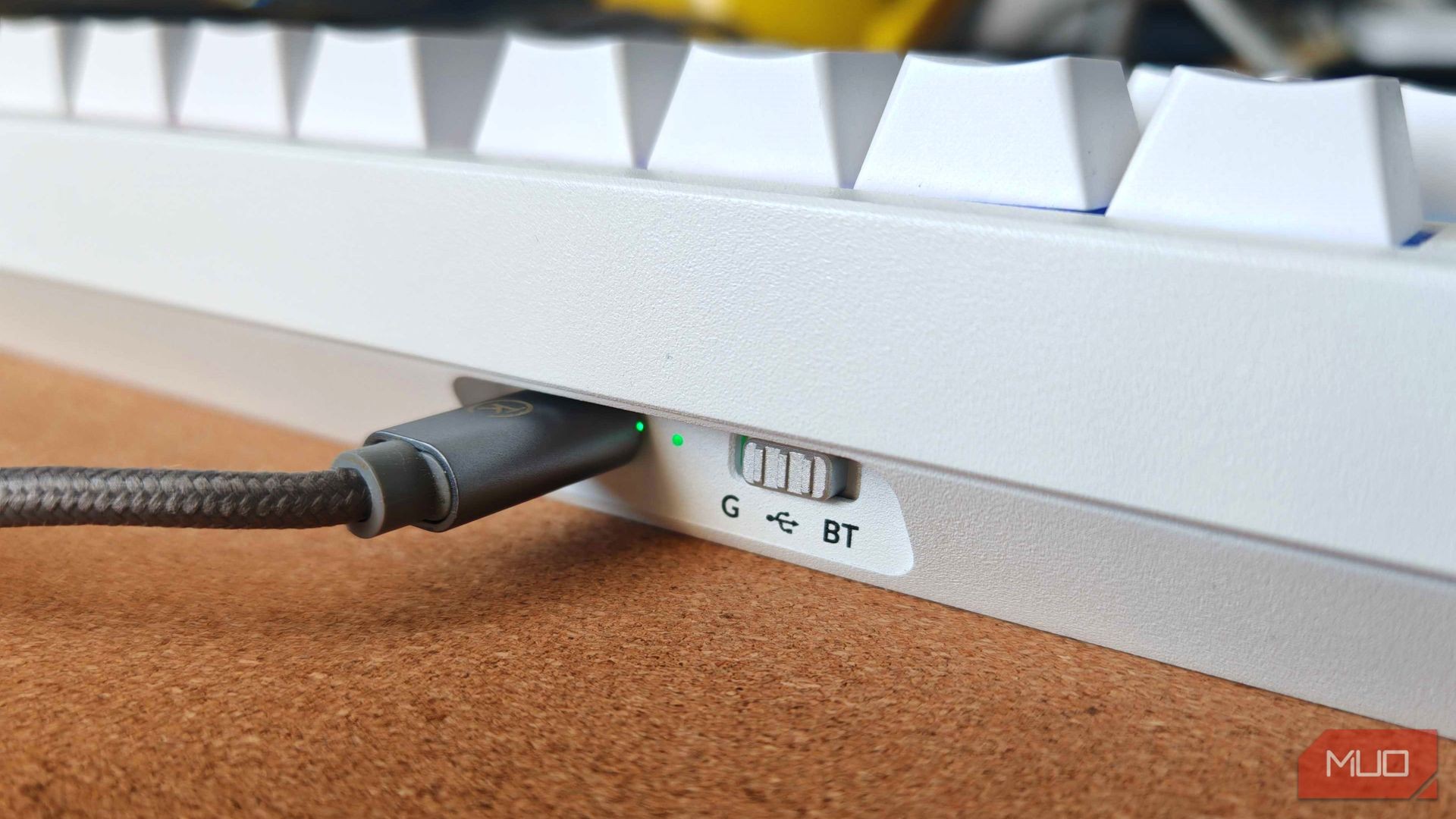 Công tắc kết nối của bàn phím Lemokey P1 HE