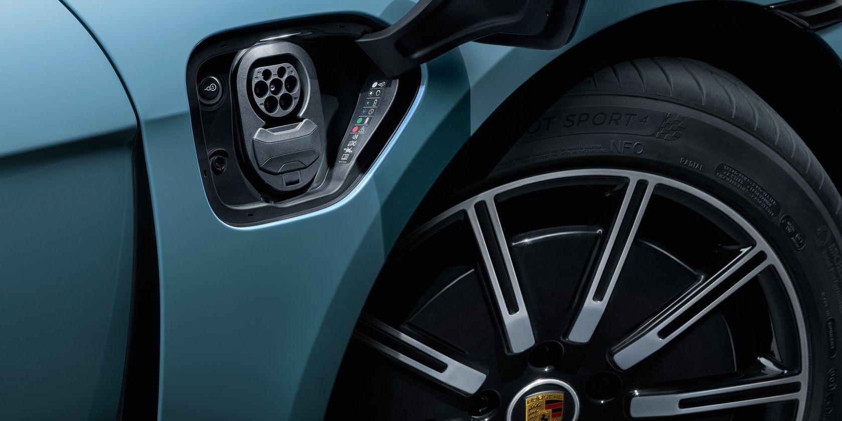 Cửa sạc của Porsche Taycan 4s