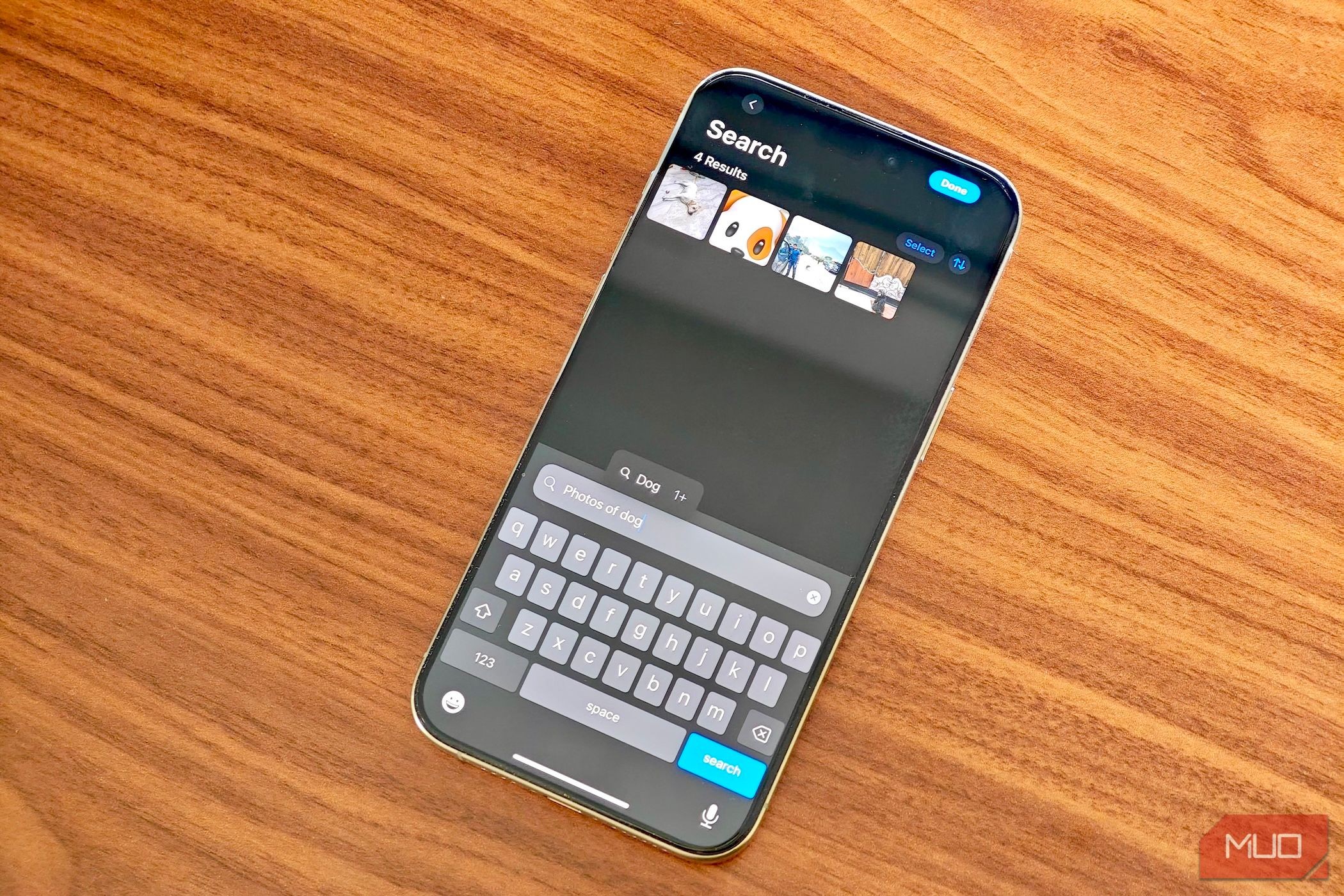 Demo tìm kiếm bằng ngôn ngữ tự nhiên trong iOS 18.1 trên iPhone 15 Pro Max