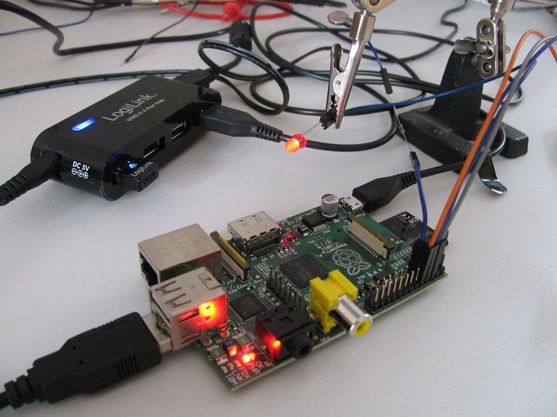 Đèn LED nguồn của Raspberry Pi