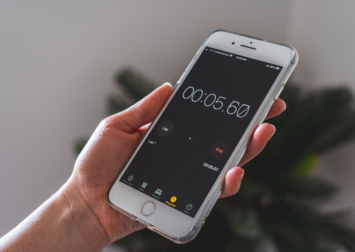 Đồng hồ bấm giờ trên iPhone