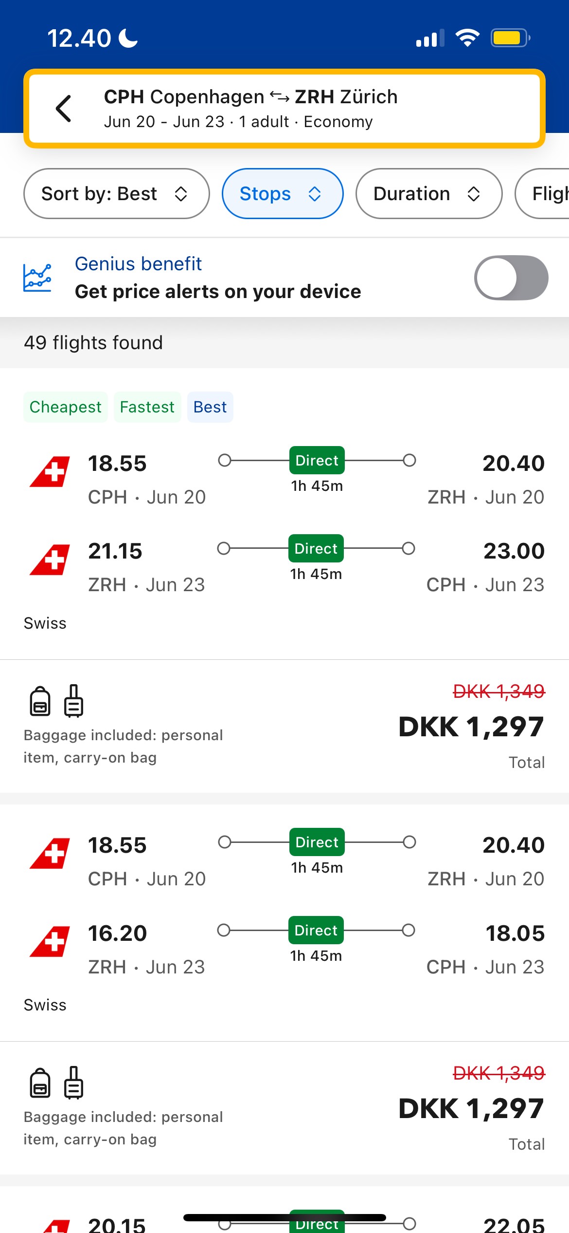 Duyệt qua các kết quả tìm kiếm chuyến bay khác nhau trên ứng dụng Booking.com