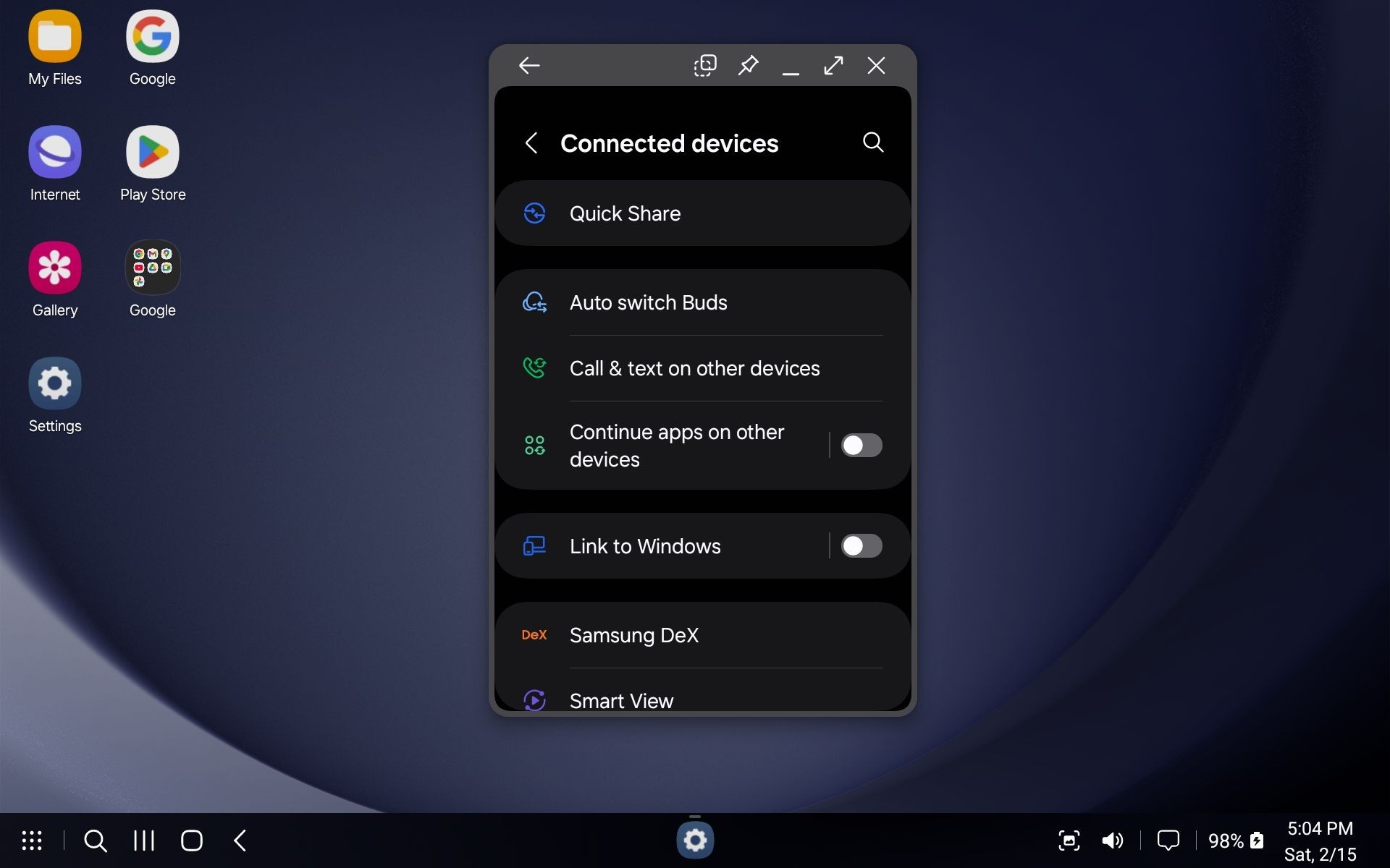 Giao diện người dùng Samsung DeX, với menu Cài đặt mở ra.