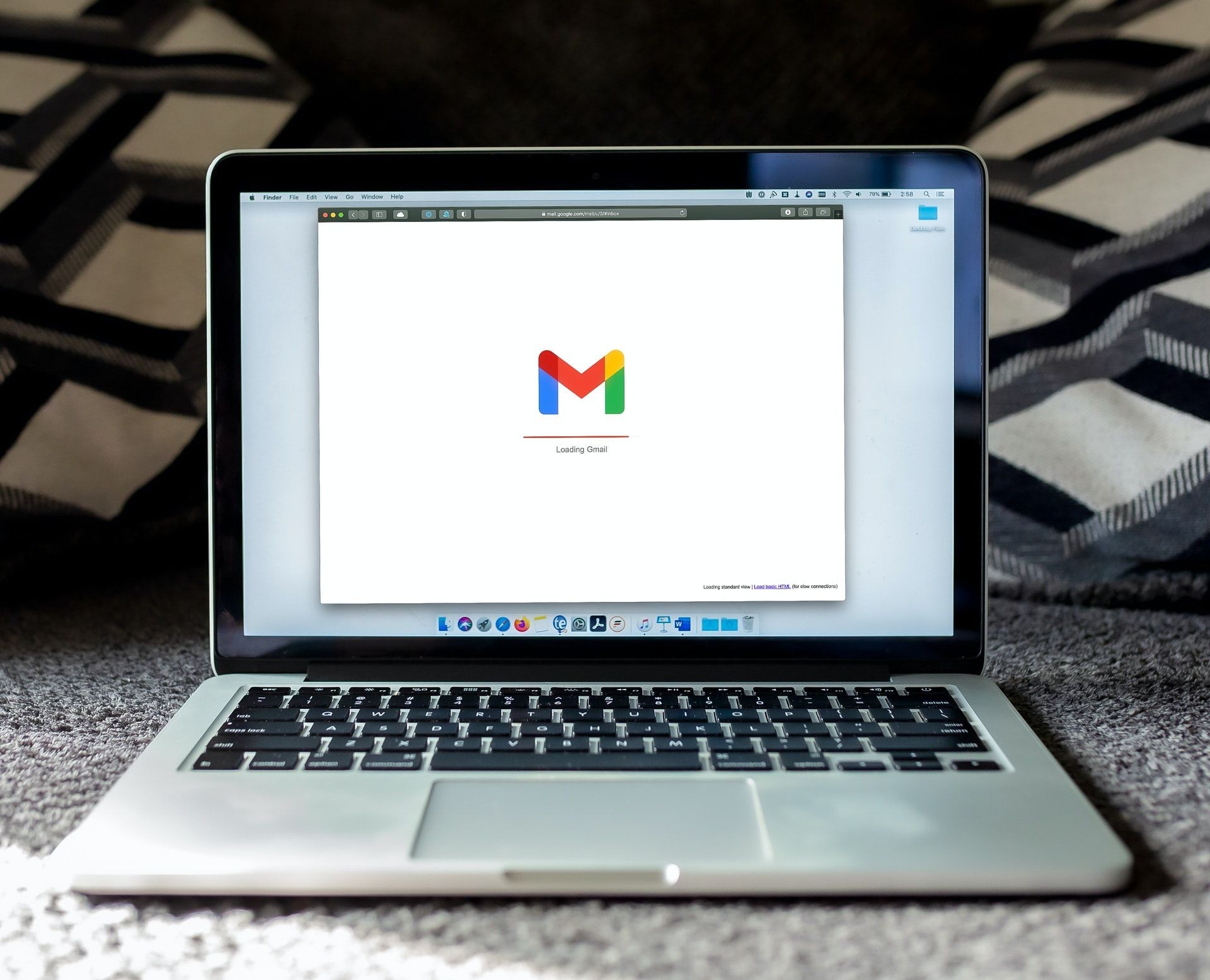 Gmail trên màn hình máy tính