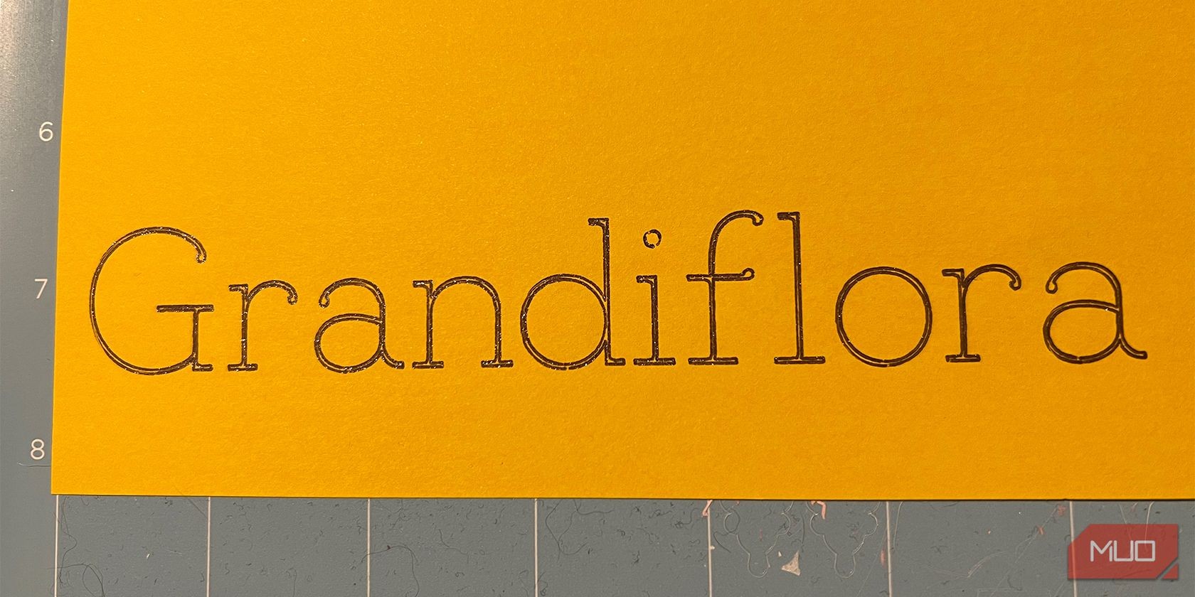 Grandiflora font in gel pen