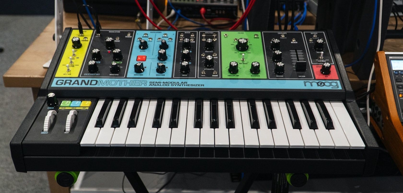 Hình ảnh của synthesizer Grand Mother Mood
