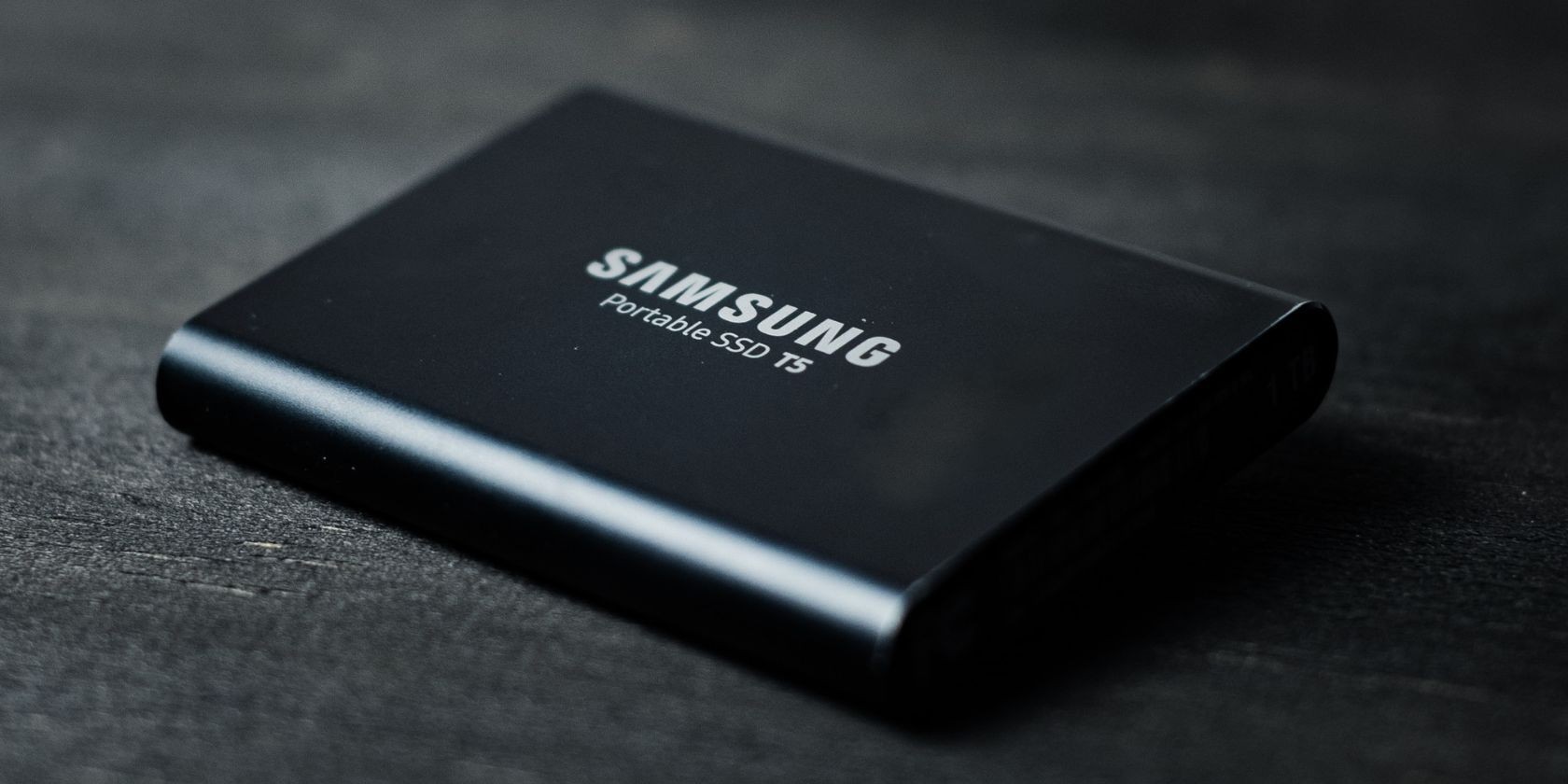 Hình ảnh ổ cứng SSD màu đen của Samsung