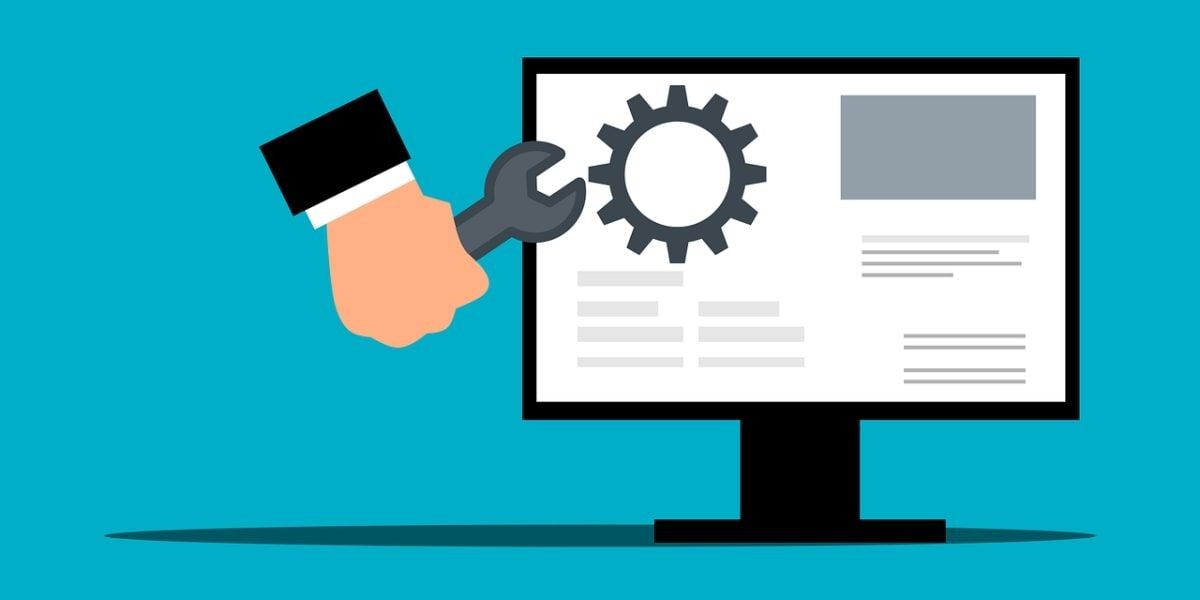 Hình minh họa người đang cấu hình thiết lập trên PC