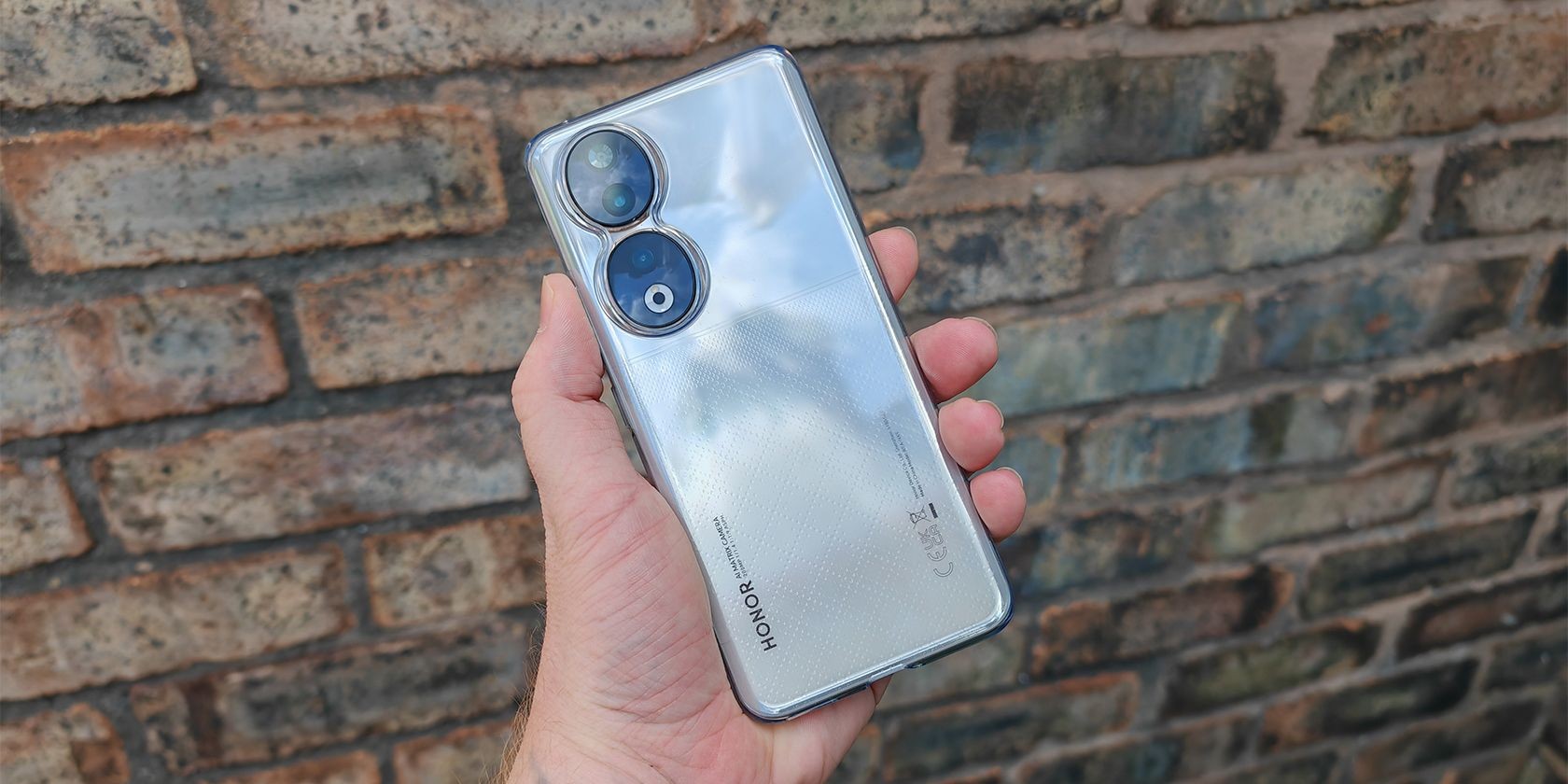 Honor 90 trong tay