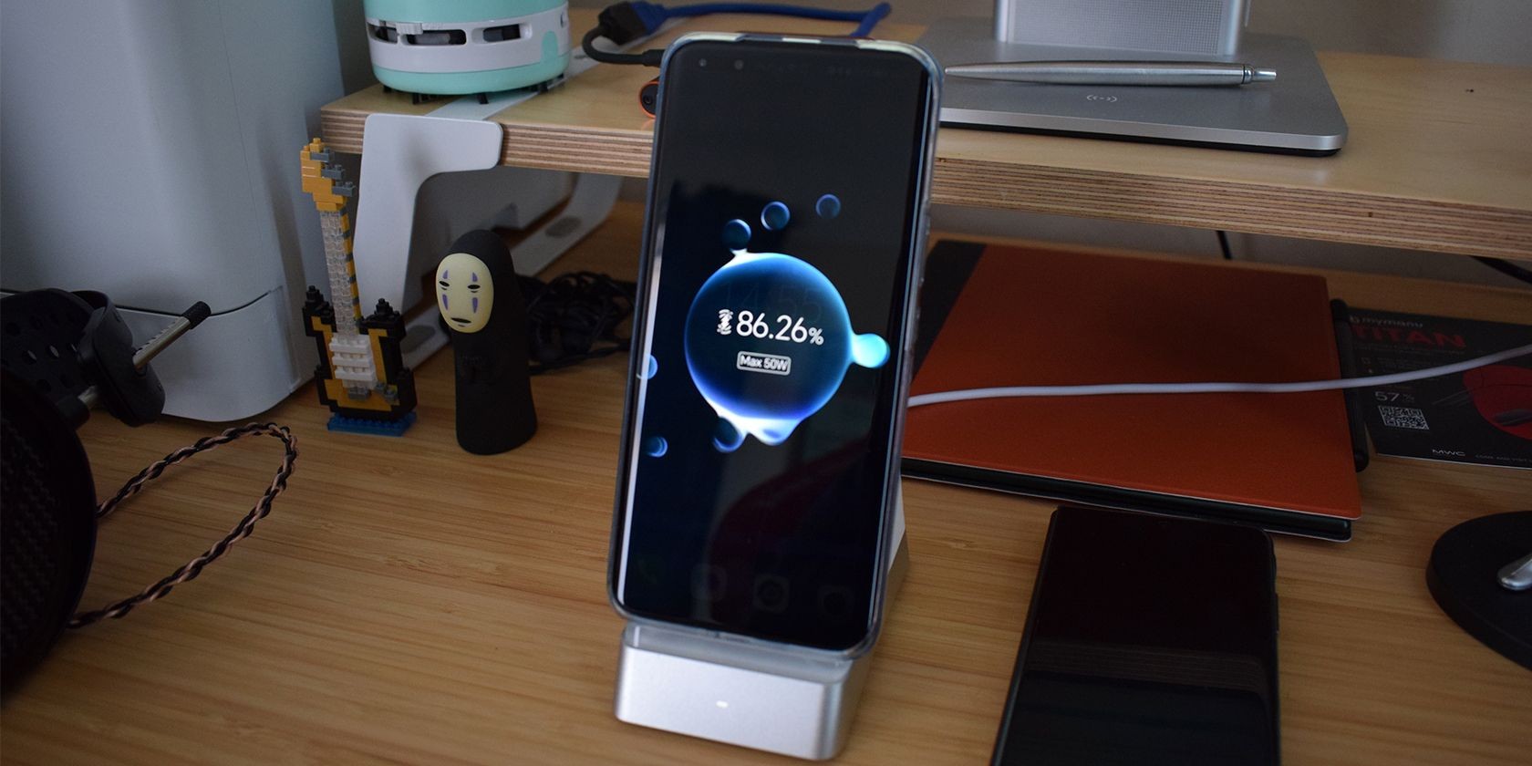 HONOR Magic5 Pro với sạc không dây