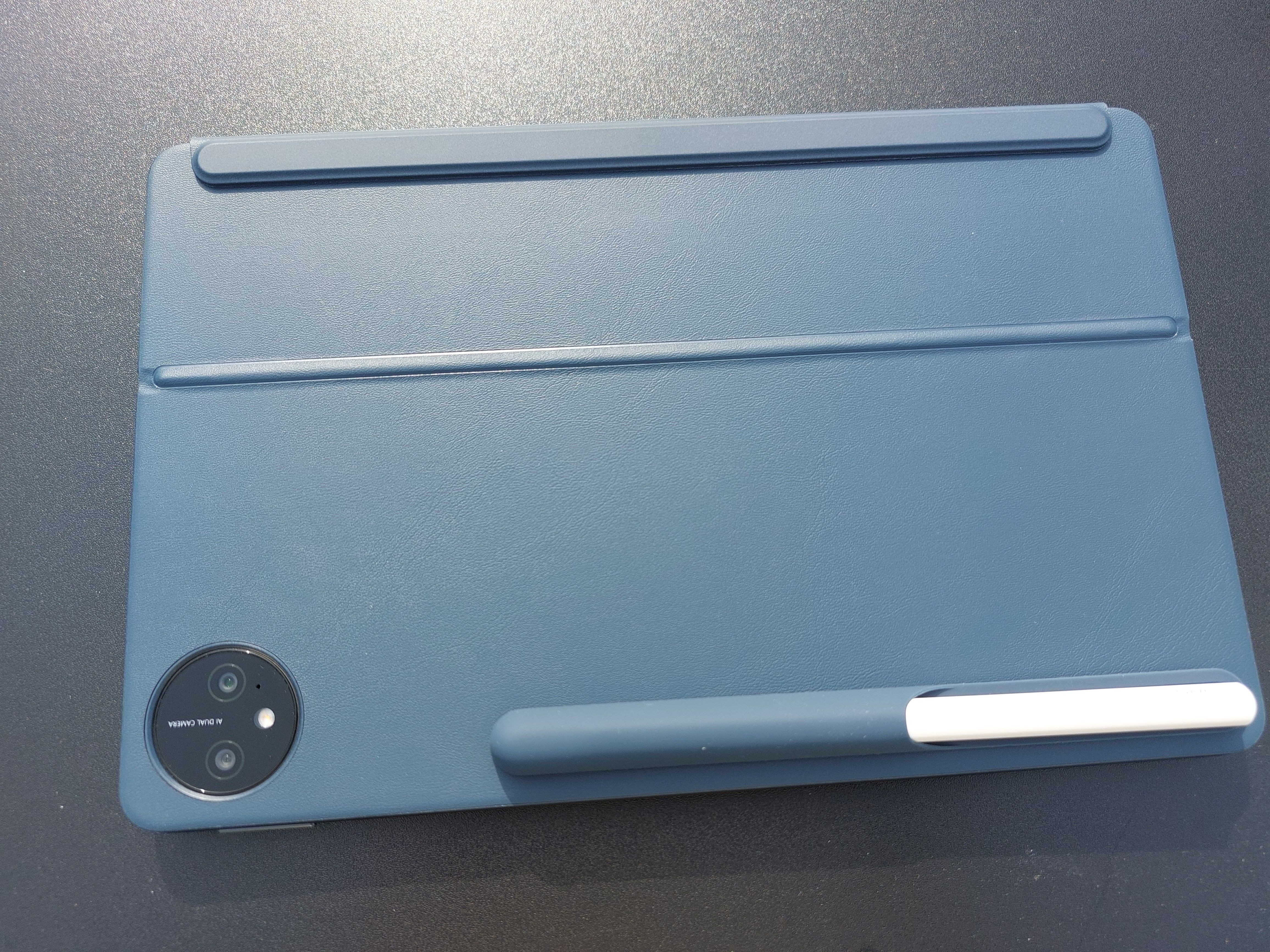Huawei MatePad Pro với bàn phím và M-Pencil