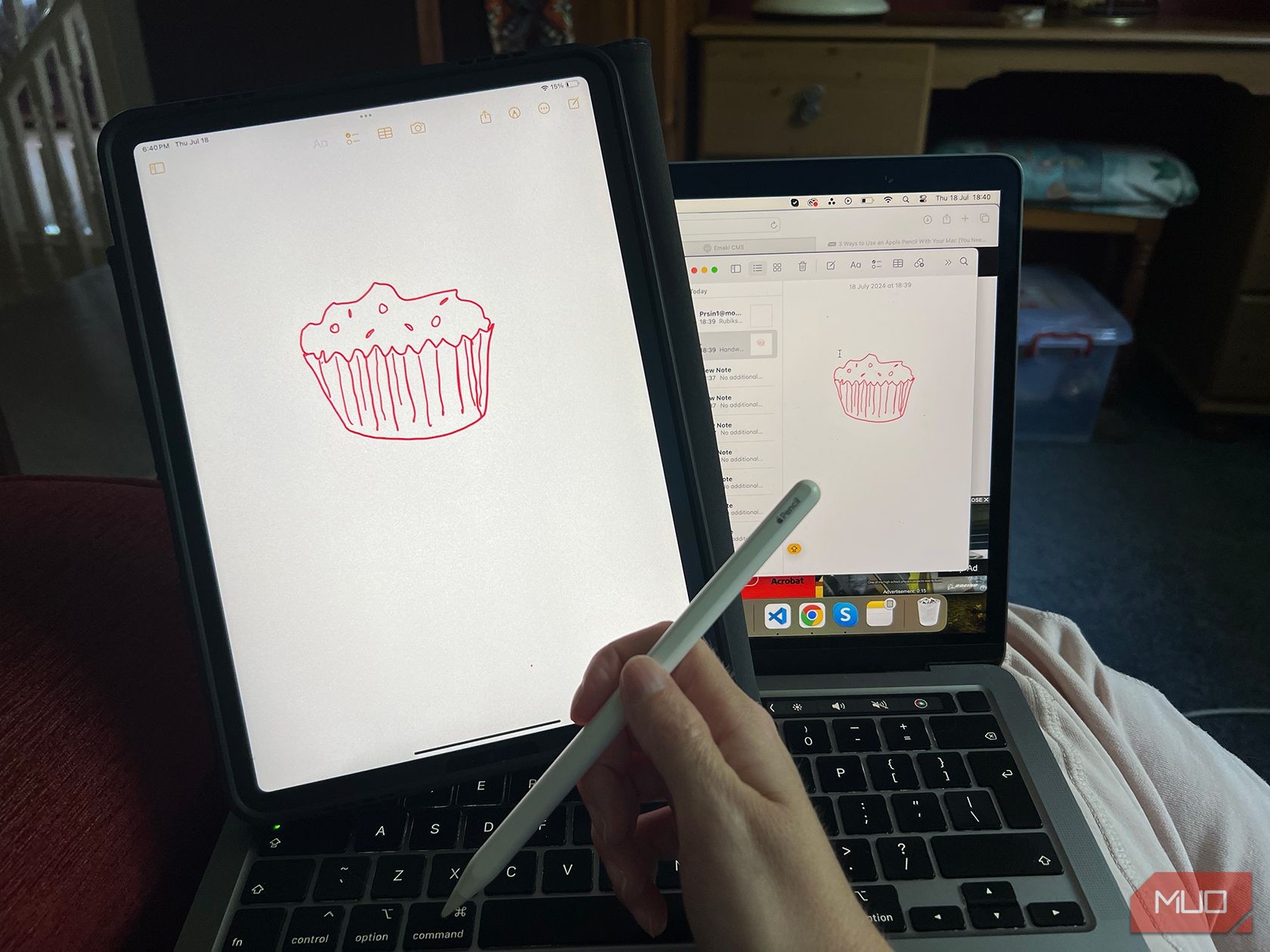 iPad và MacBook với ứng dụng Notes và Vẽ Chia Sẻ