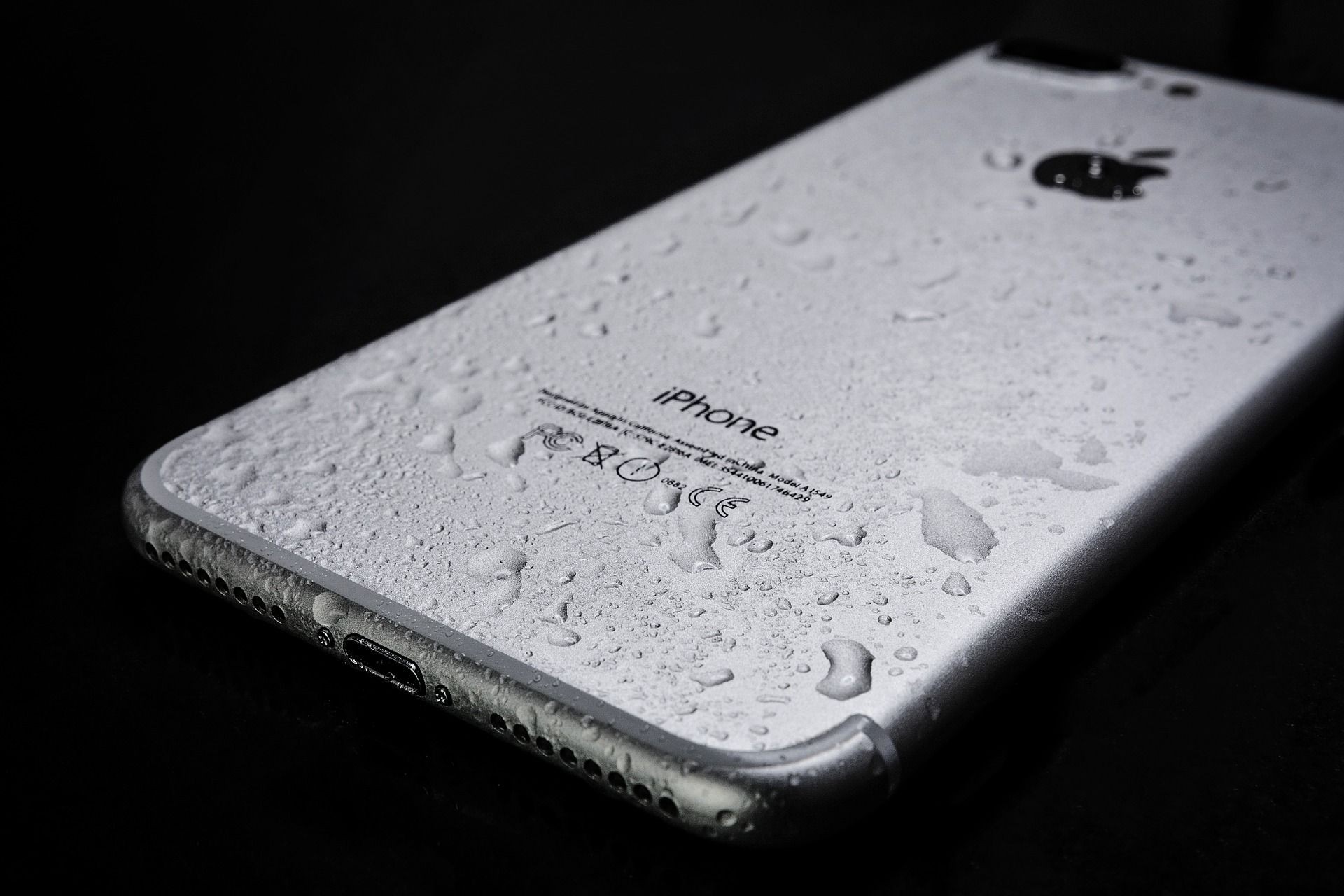 iPhone bị ướt