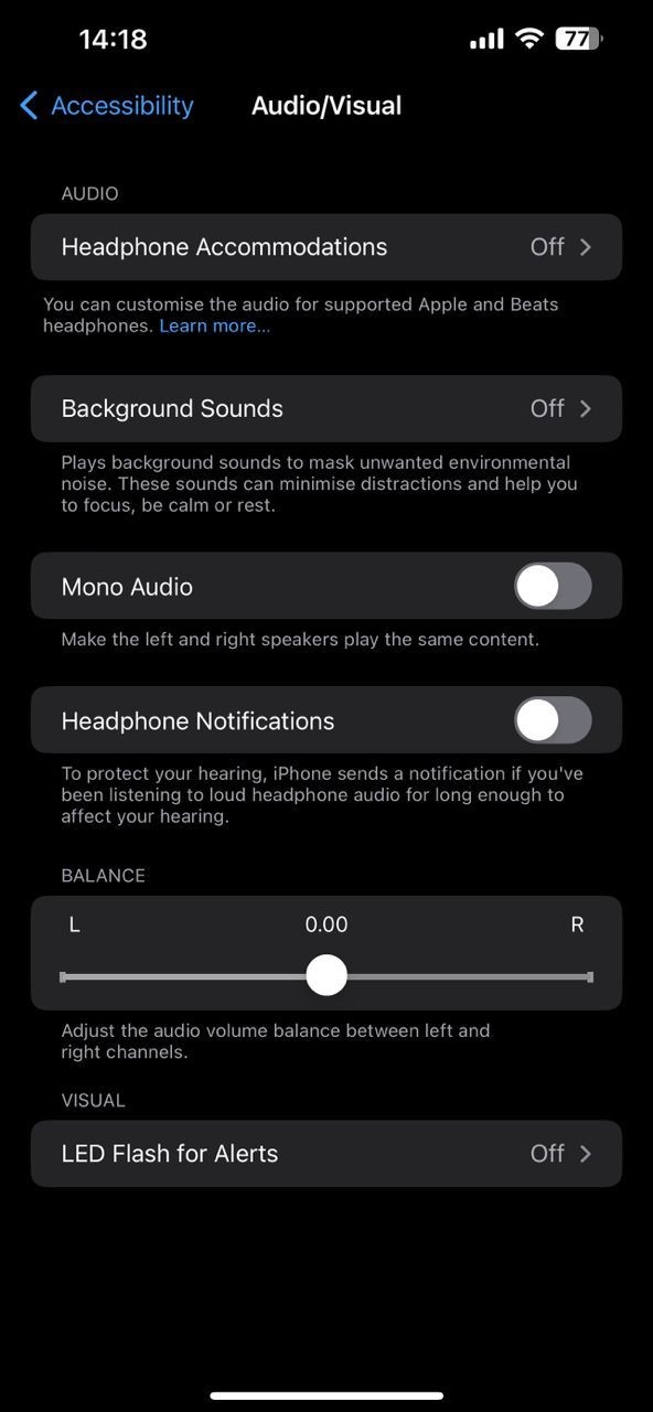 iPhone hiển thị cài đặt Âm Thanh/Thị Giác