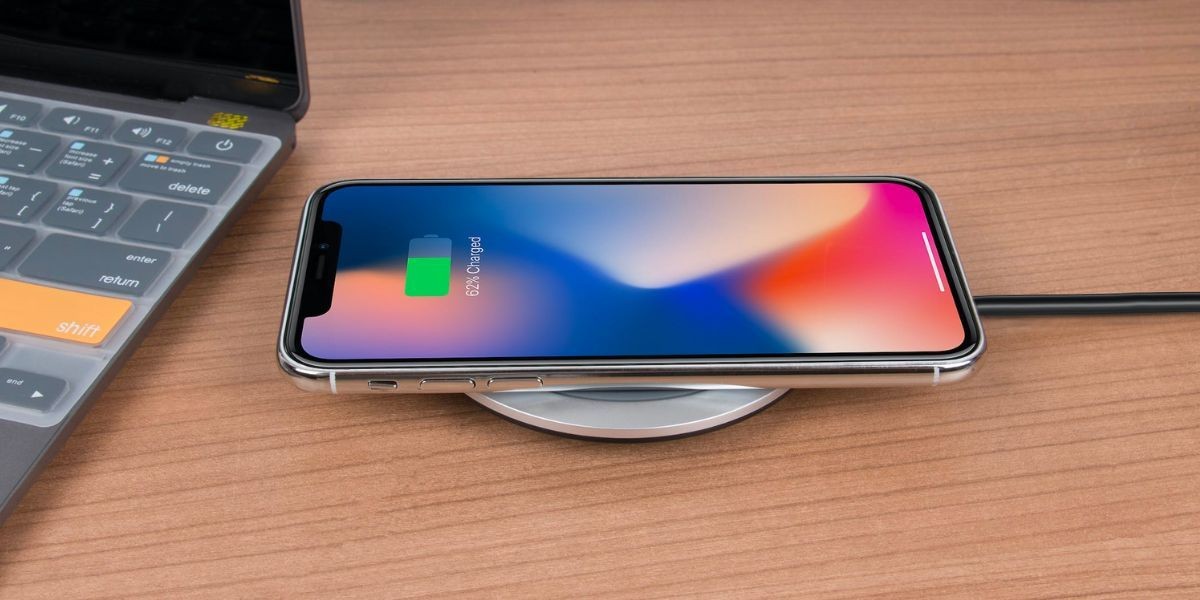 iPhone hiển thị phần trăm pin khi sạc không dây