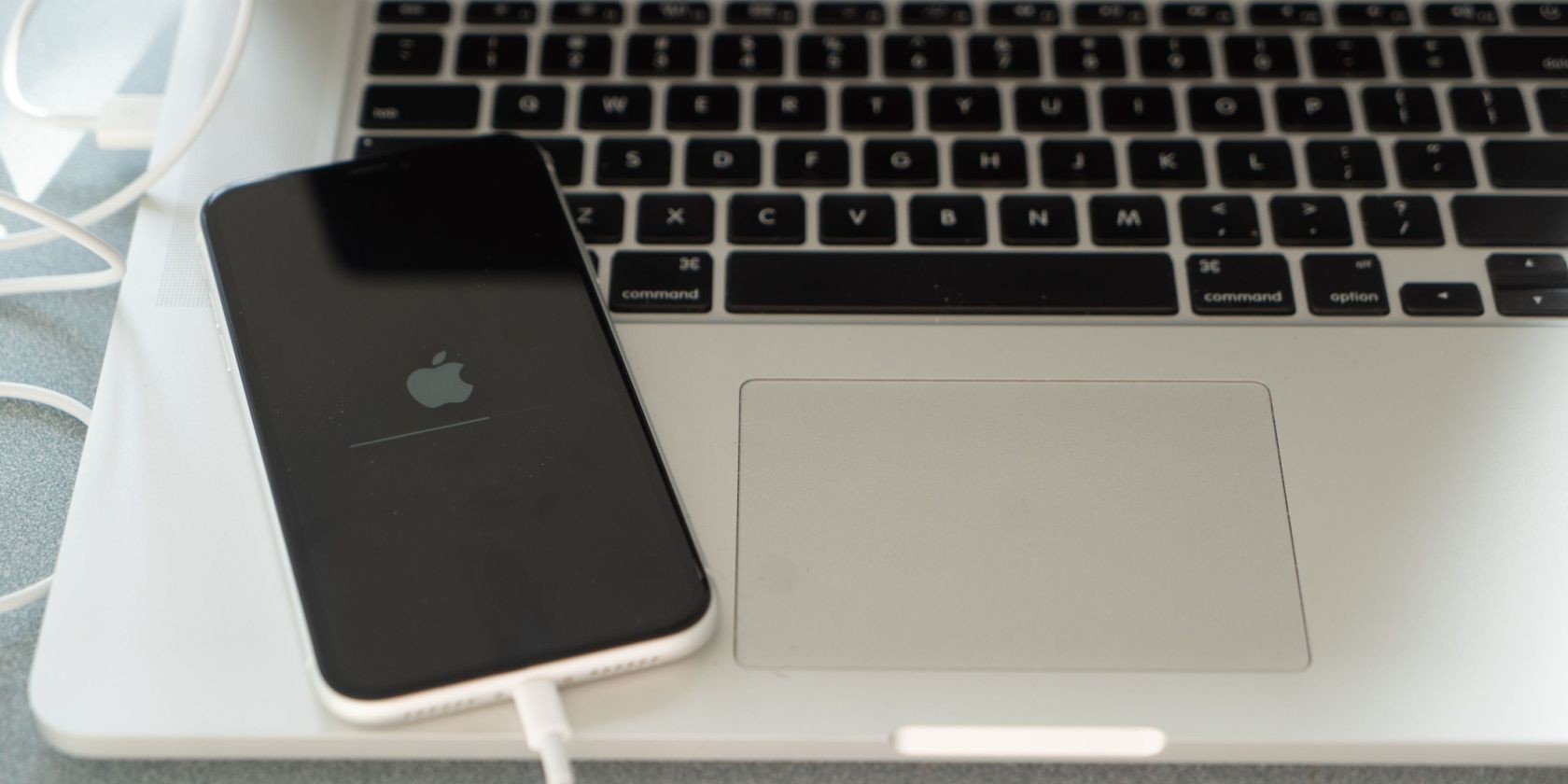 iPhone Resetting Connected to MacBook
