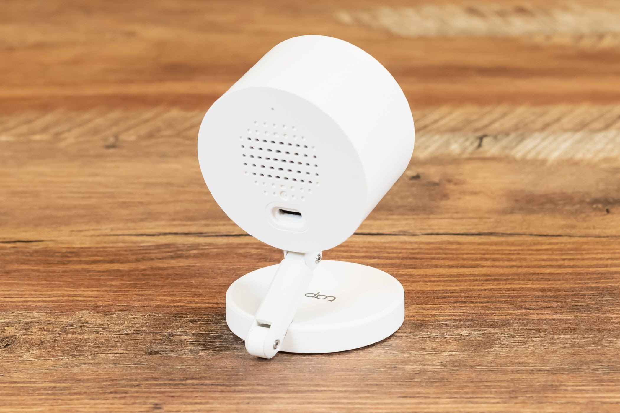 Loa của camera an ninh Tapo ở mặt sau thiết bị