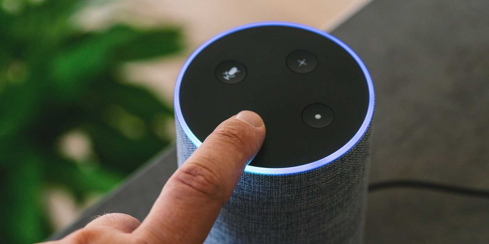 Loa thông minh Amazon Echo với người dùng