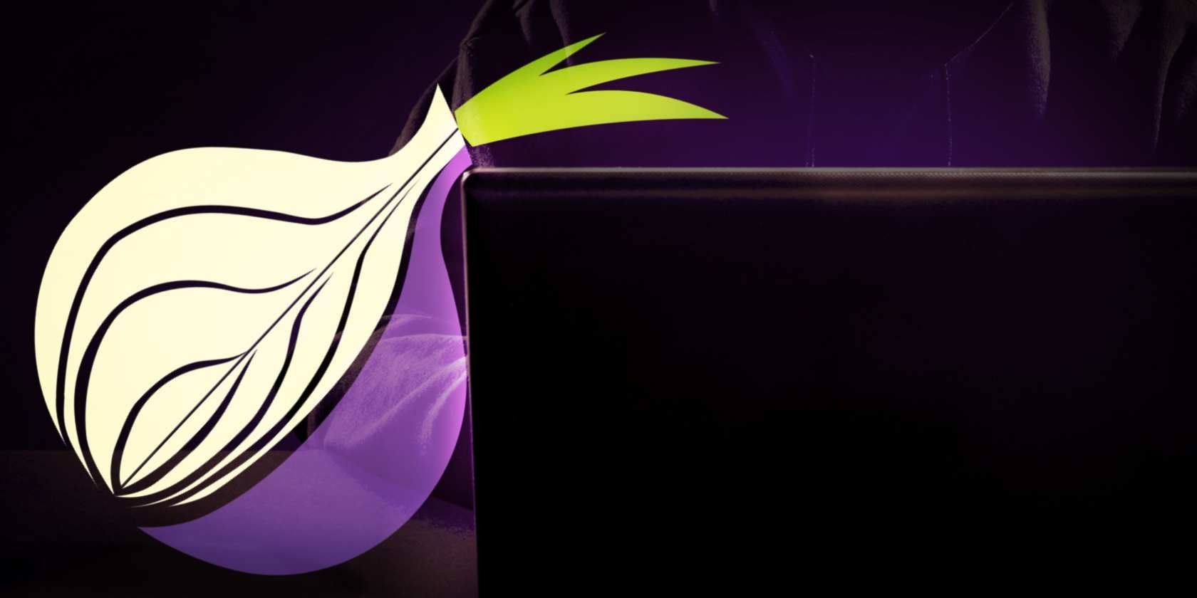 Logo Onion TOR bên cạnh người dùng laptop