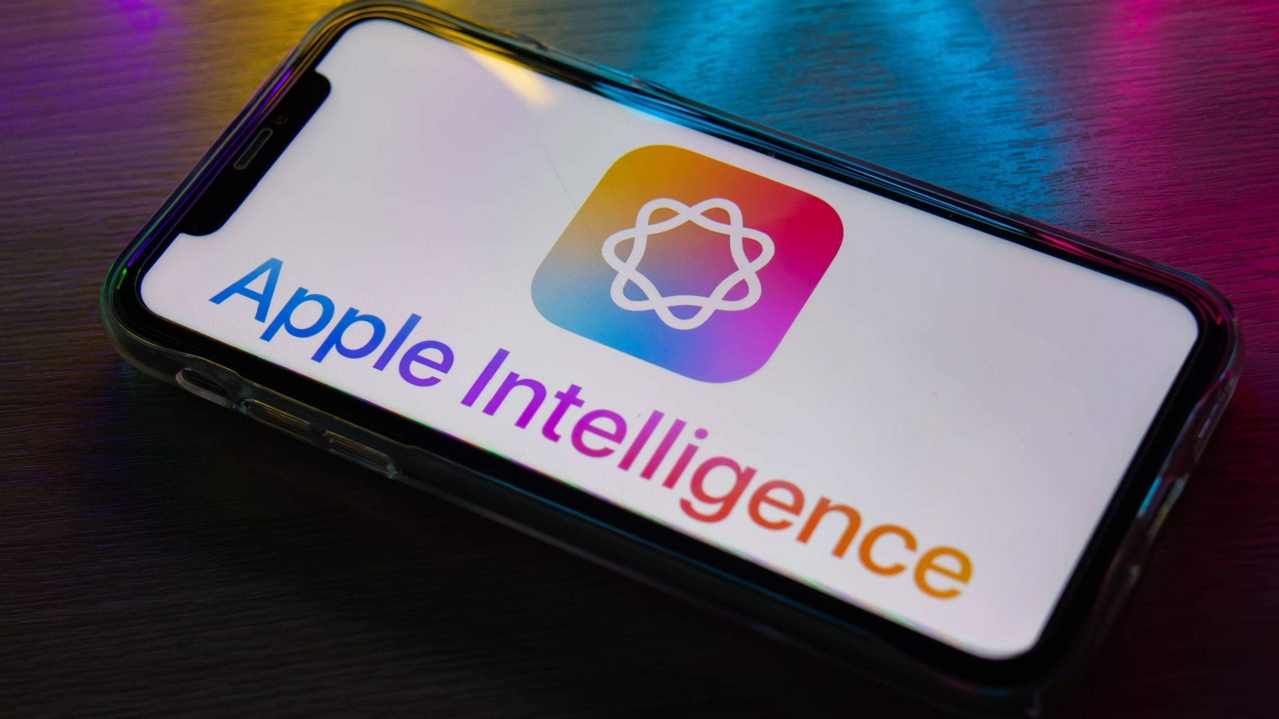 Logo và văn bản Apple Intelligence trên iPhone