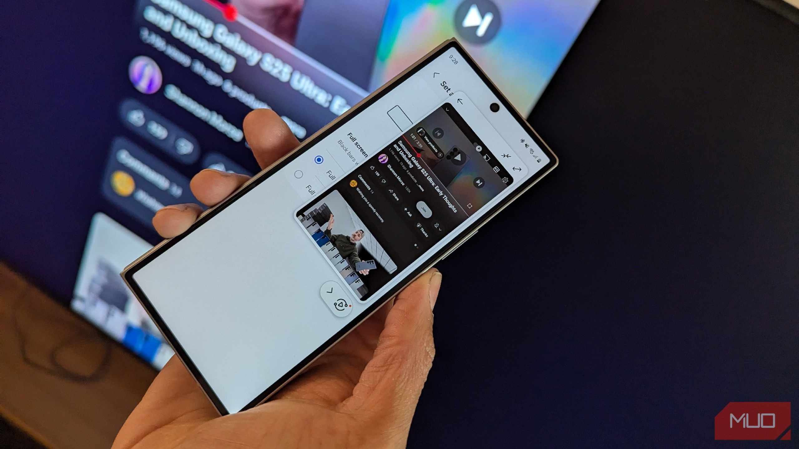 Màn hình điện thoại được phản chiếu lên TV bằng Samsung Tap View.