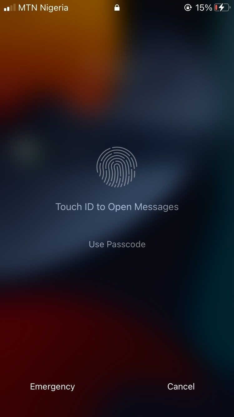 Màn hình mở khóa iPhone để đọc tin nhắn