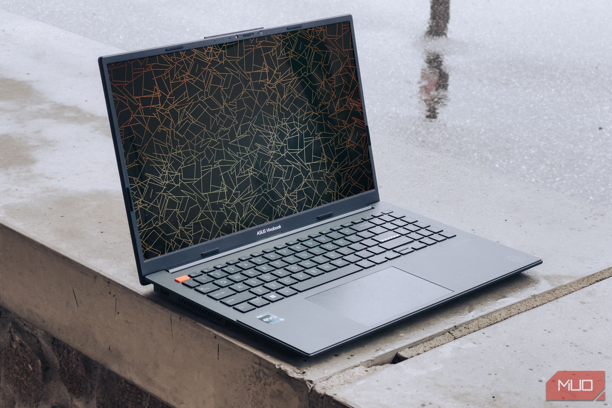 Màn hình OLED 3K của ASUS Vivobook S 15 OLED