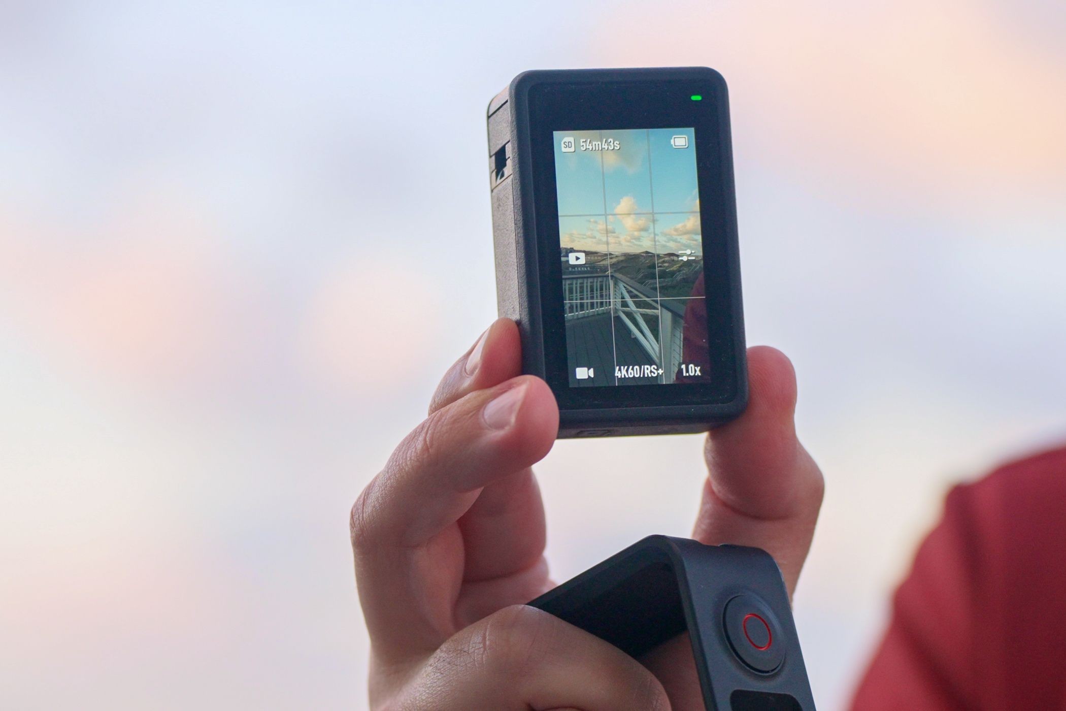 Màn hình sau của DJI Osmo Action 4 khi quay dọc