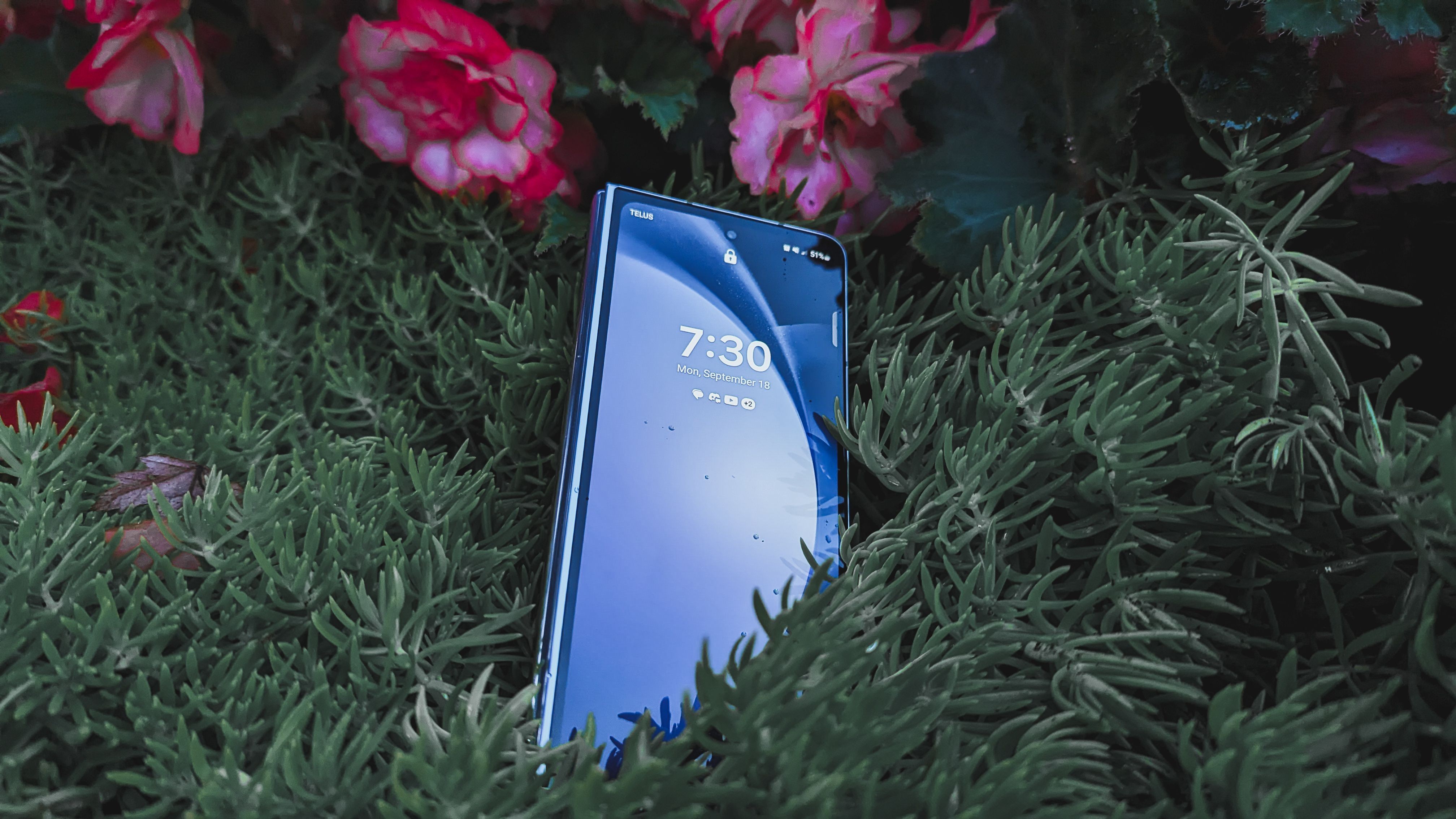 Màn hình trước của Samsung Galaxy Z Fold5